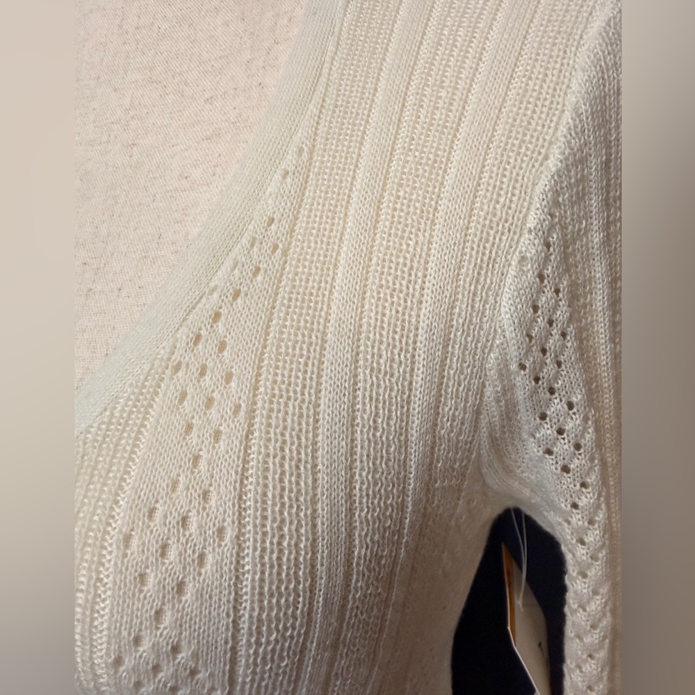 Aeropostale Cream Knit Crop V-Neck Sweater Medium - Picture 3 of 7